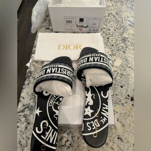 Black and White Dior Slide. Brand New Dior slippers US size 12